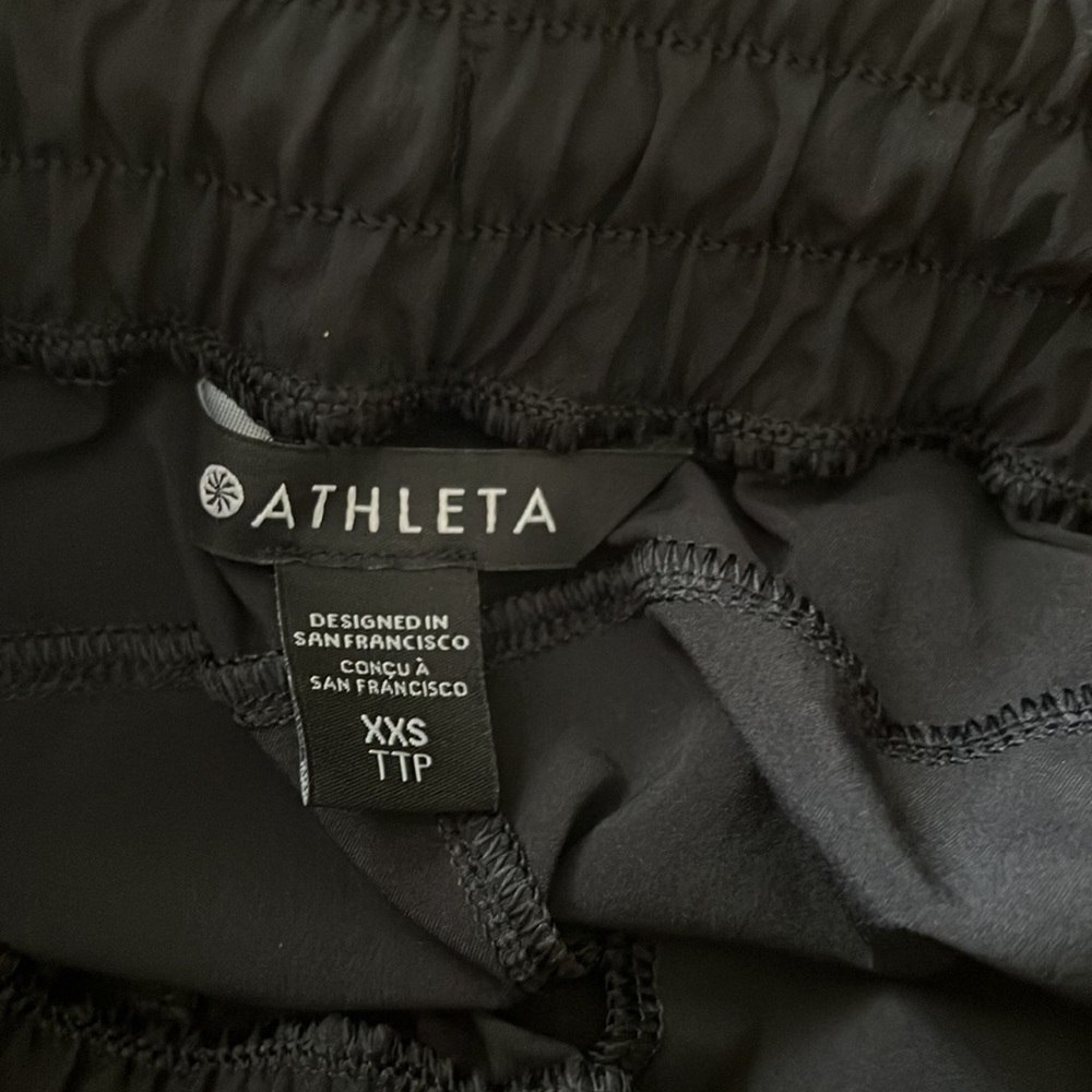 ATHLETA shorts XXS - Picture 3 of 4
